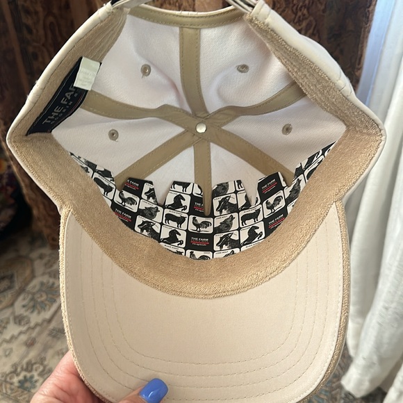 Goorin Bros The Farm hat with butterfly says “fresh” on the side - Picture 2 of 2